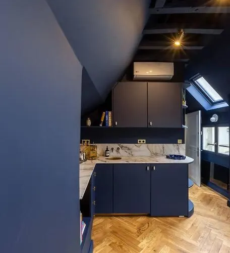 Midnight - Marais Apartment Paris