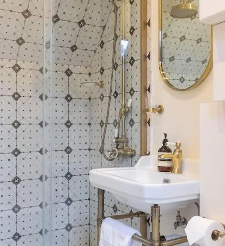 Midnight - Marais Paris