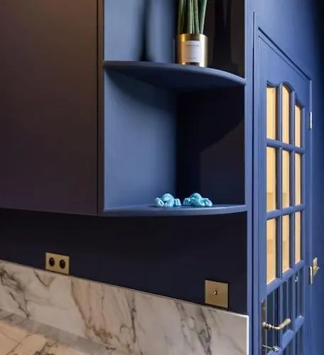 Midnight - Marais Paris