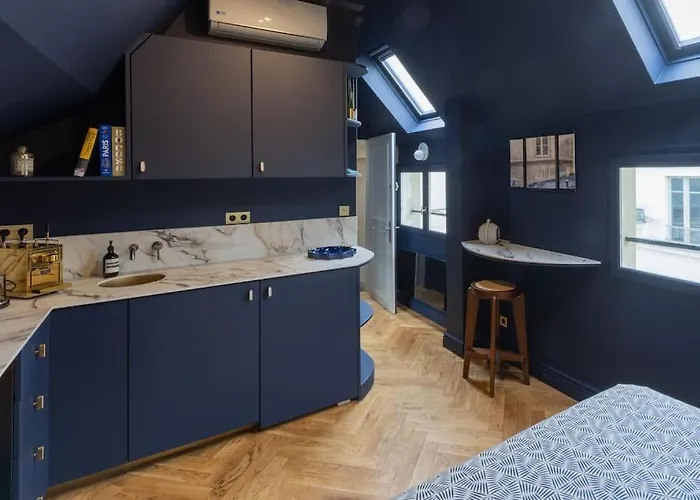 Midnight - Marais * Paris