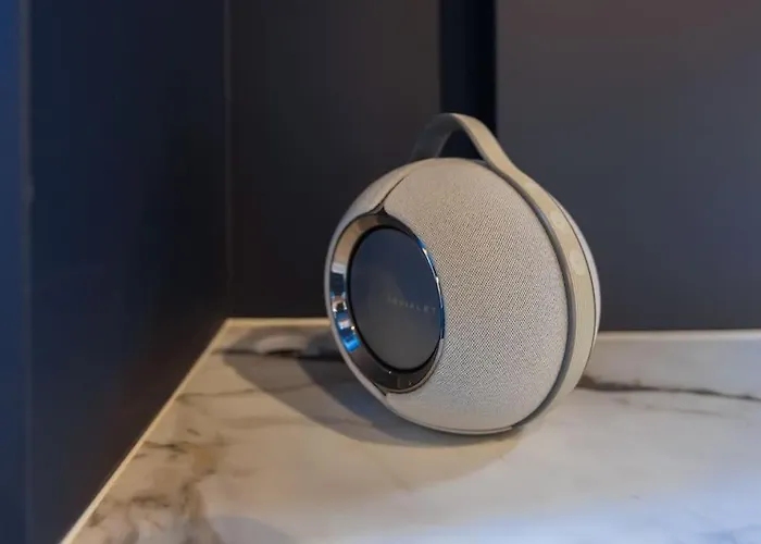 Midnight - Marais Apartment