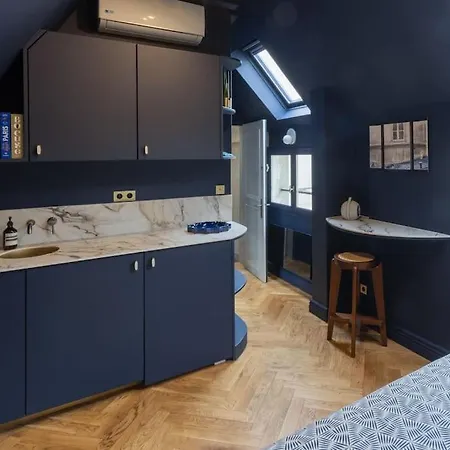 Midnight - Marais * Παρίσι